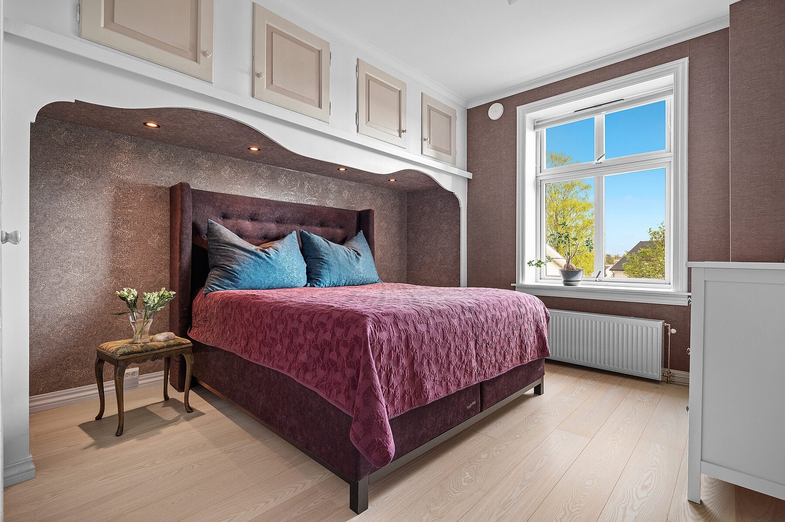 Soverom med rikelig skapplass Galleribilde