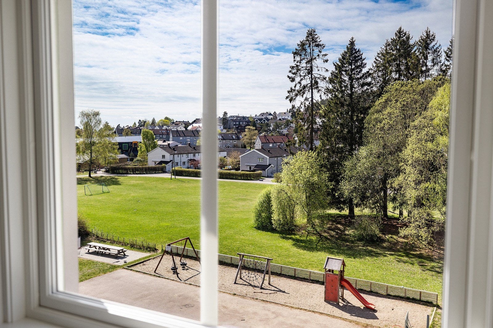 Leiligheten ligger svært fint til i et attraktivt område, helt inntil marka Galleribilde