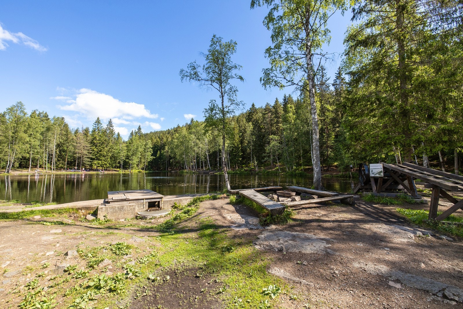 Isdammen, ved inngangen til marka Galleribilde