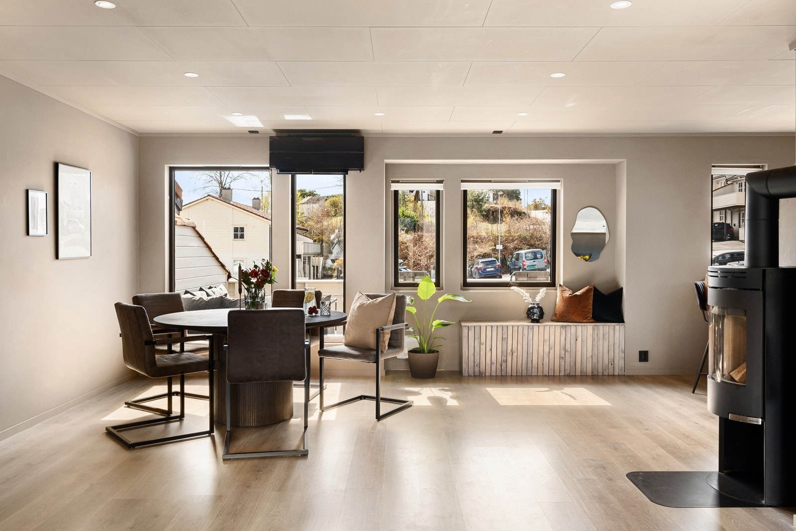 Nydelig rekkehus med fine uteplasser og nydelig utsikt! Galleribilde