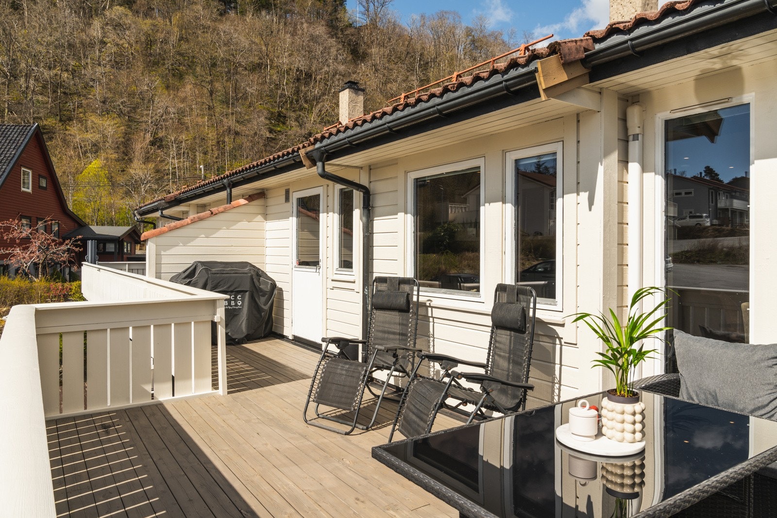 Om sommeren fungerer den som en herlig forlengelse av stuen. Galleribilde