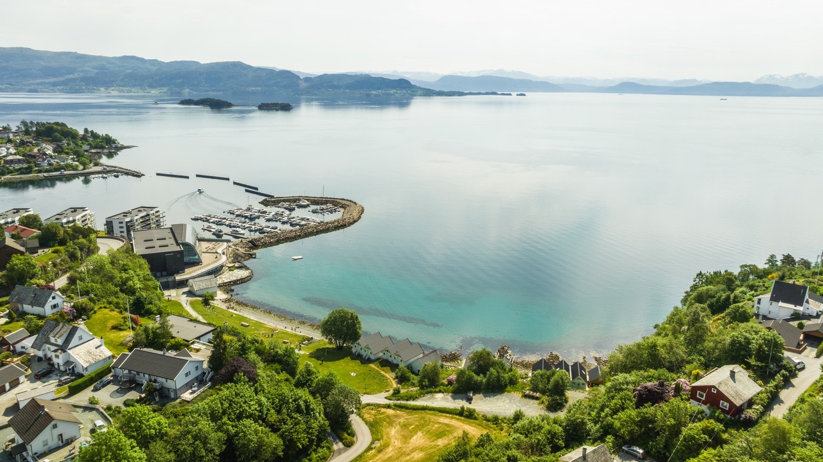 EIE | Os strandlinje Galleribilde