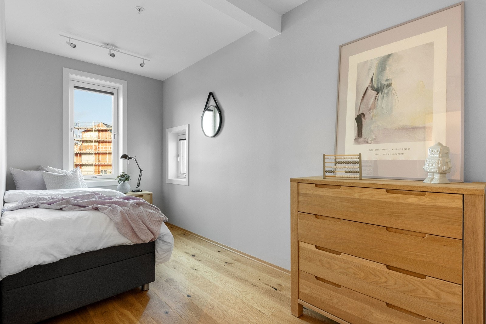 Alle soverommene har en god størrelse med plass til seng, oppbevaringsløsning og annet. Galleribilde