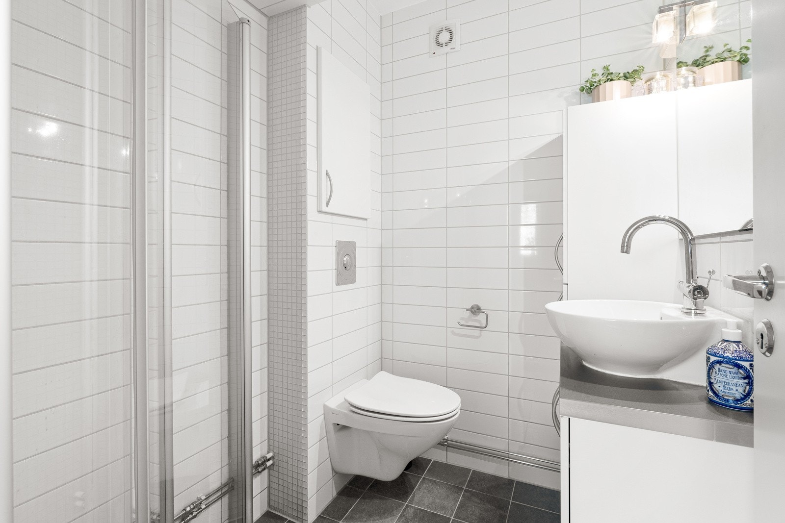 Badet ble pusset opp i 2008 og fremstår som delikat, holdt i lyse og innbydende fargetoner. Galleribilde