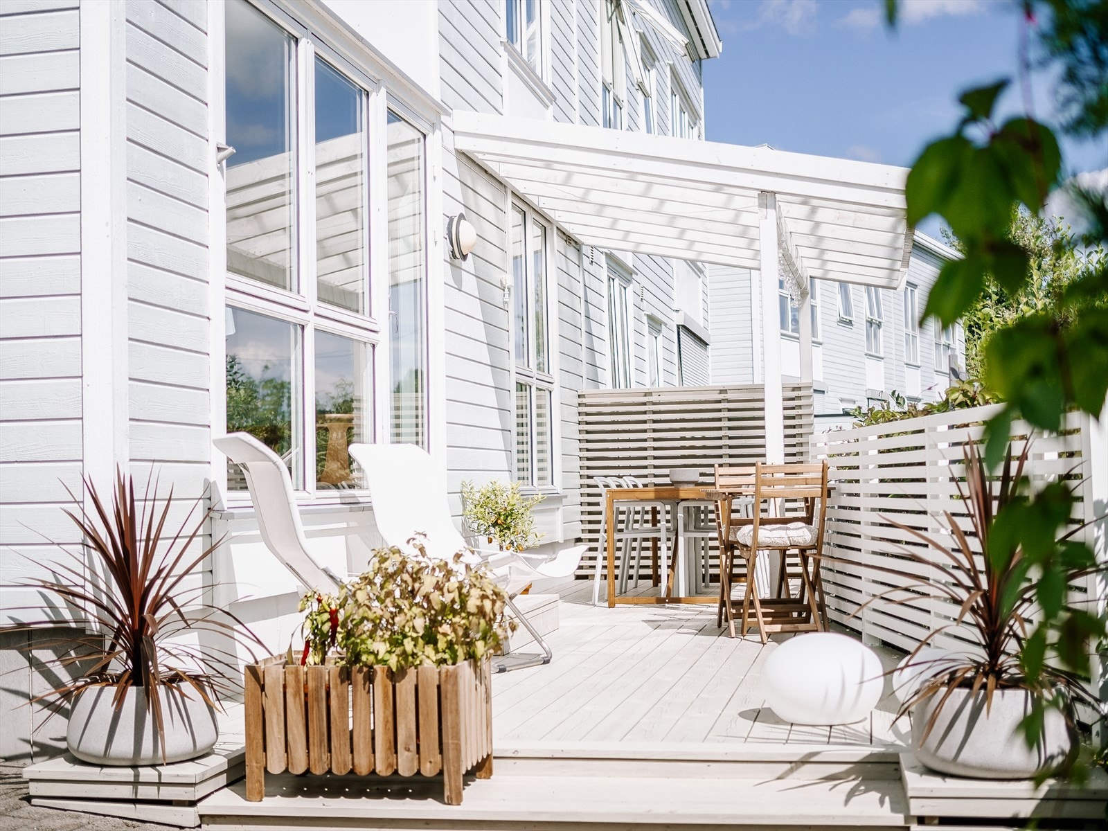 Praktisk, påkostet og moderne leilighet med flott beliggenhet nær sentrum. Galleribilde