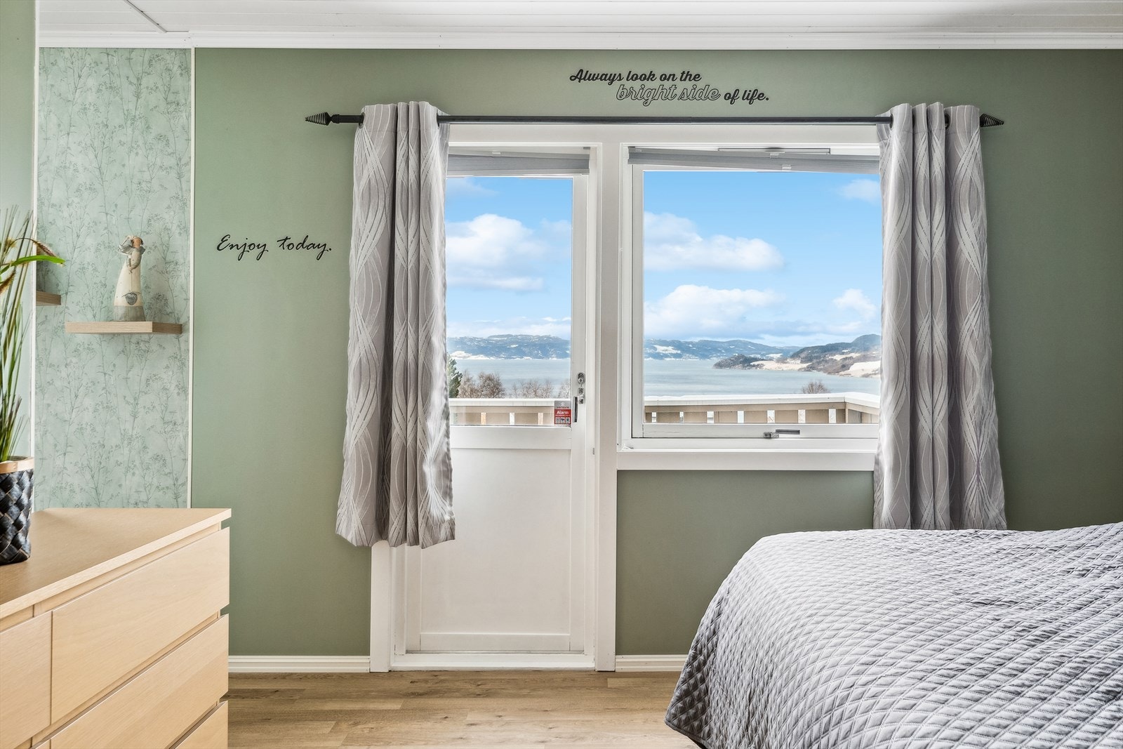 Også fra soverommet har man god utsikt. Galleribilde