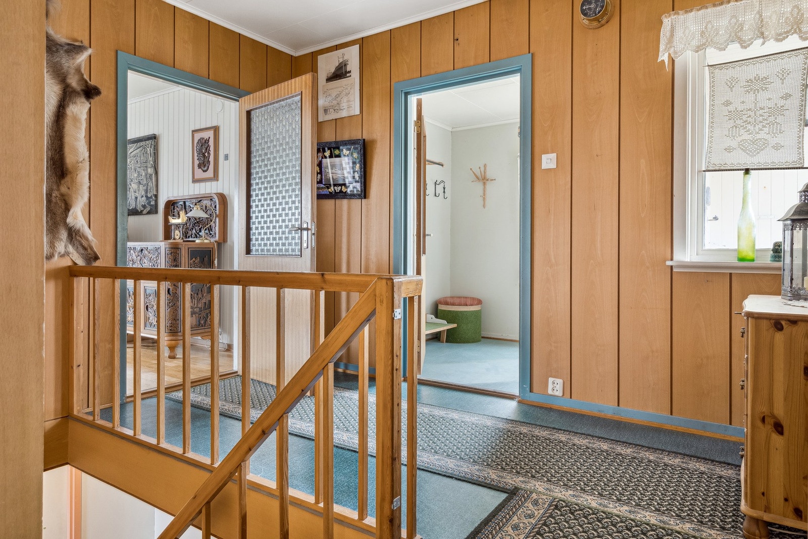 Vi tar trappa ned i kjelleren. Galleribilde