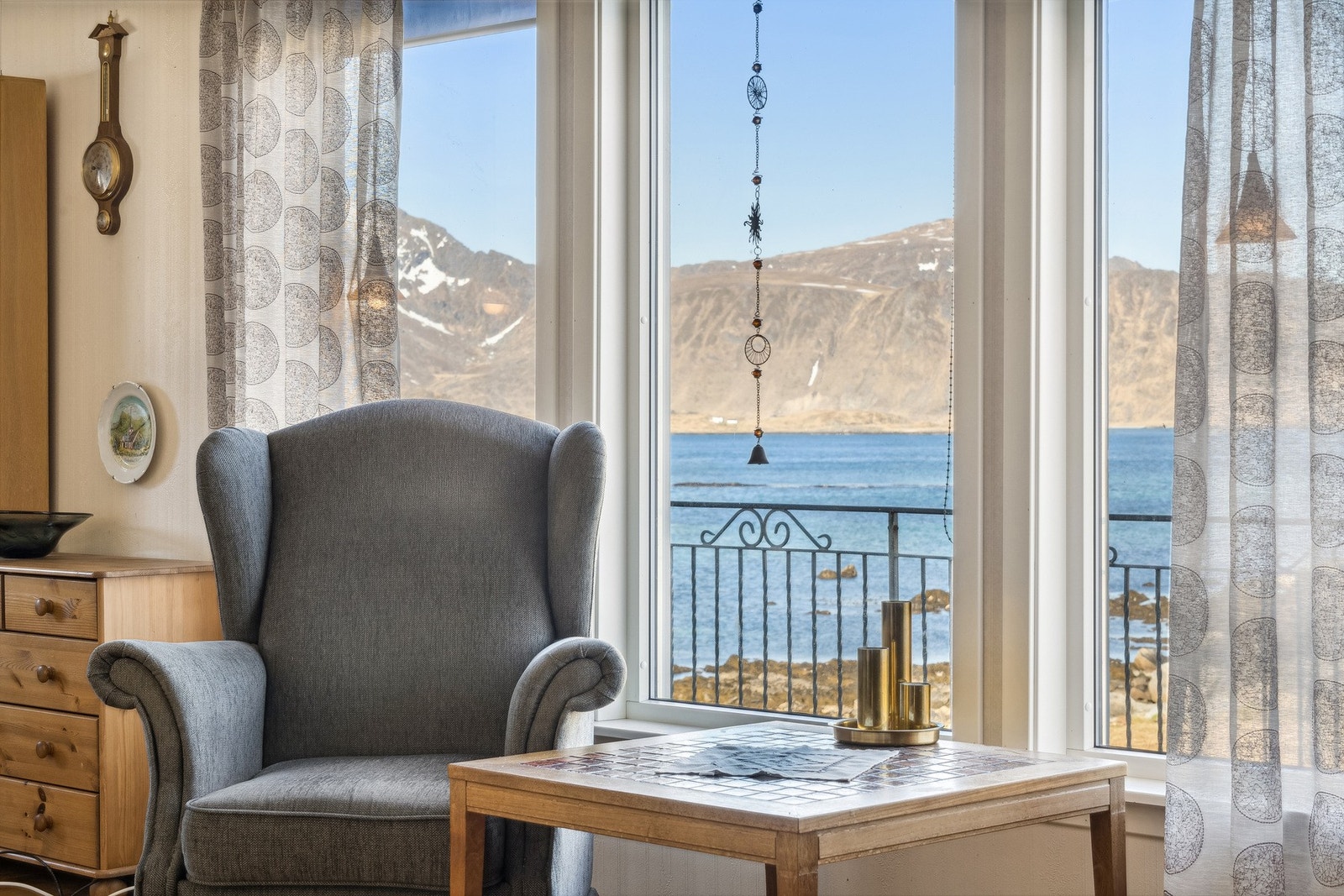 Fra godstolen har du havutsikt. Galleribilde