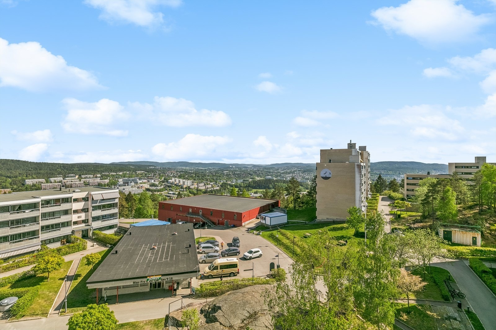 Med Lillomarka som nærmeste nabo, kan du enkelt nyte herlige naturomgivelser rett utenfor døren. Galleribilde