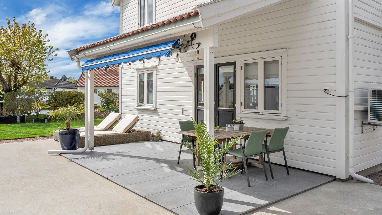 Utgang til hage fra stue Galleribilde