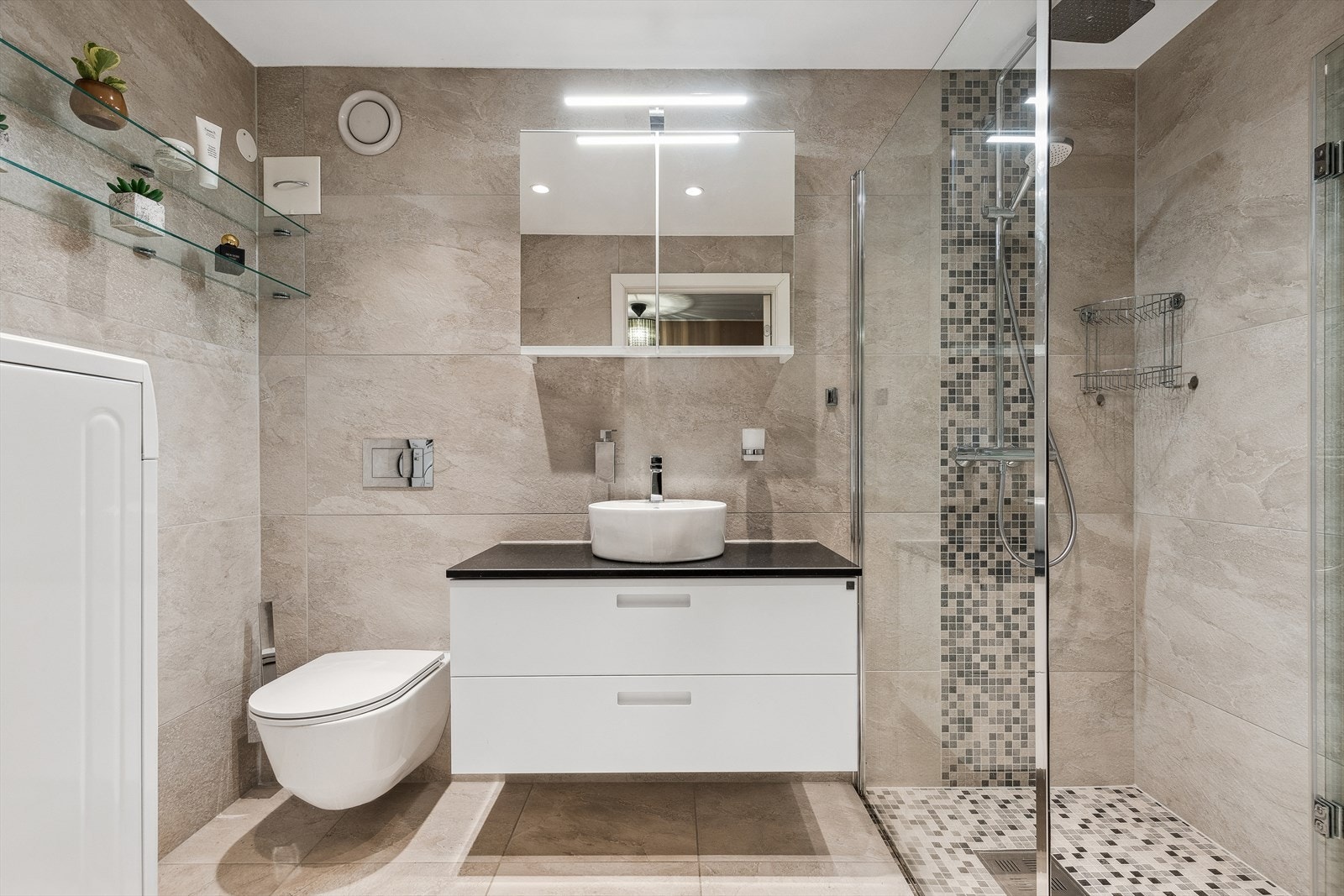 Flislagt bad pusset opp i 2018 Galleribilde