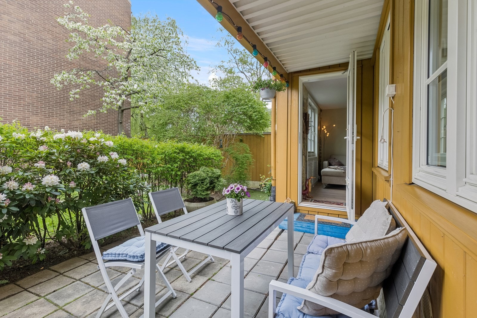 Fra stuen kommer du ut til markterrassen. Deler av dette arealet er fellesareal Galleribilde