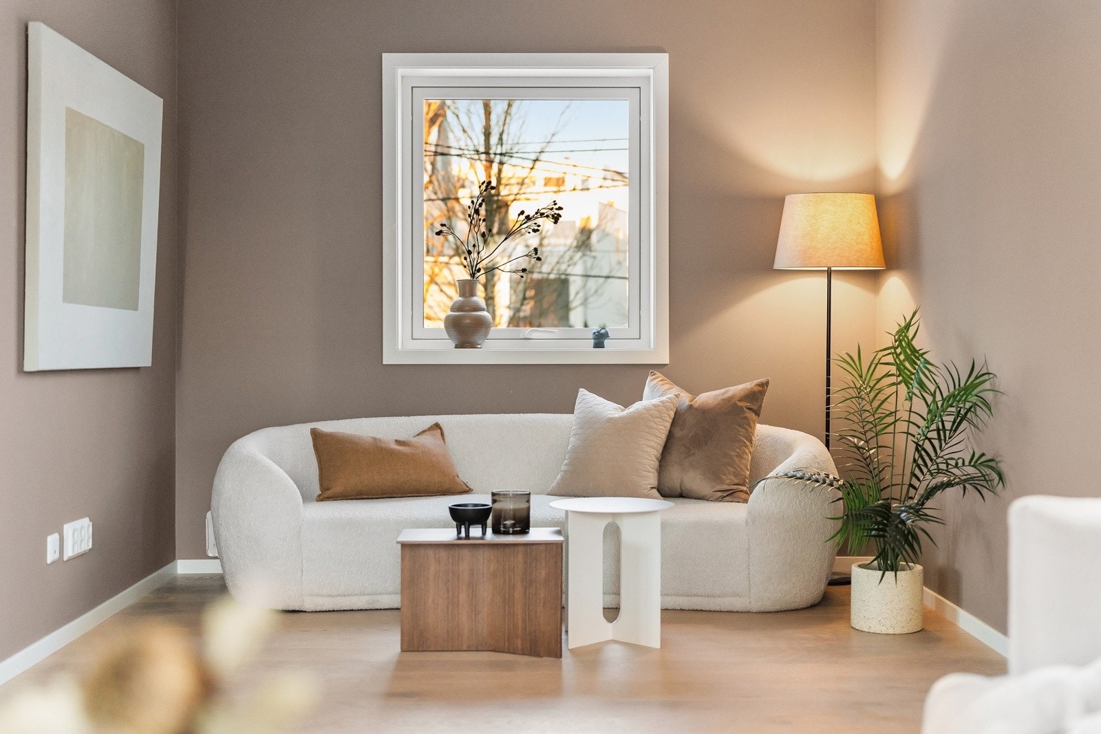 Flott utsyn i tre himmelretninger rammer inn de frodige grøntområdene. Galleribilde