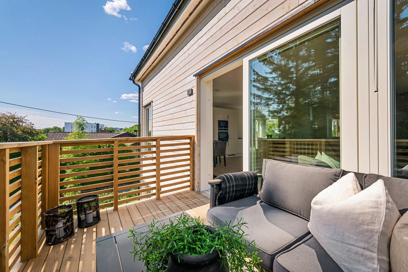 Optimale solforhold med sol fra tidlig morgen til sen kveld. Galleribilde