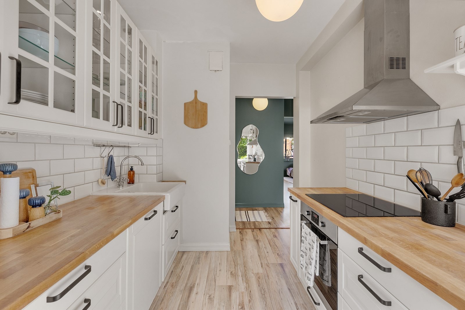 Godt med skap- og benkeplass Galleribilde