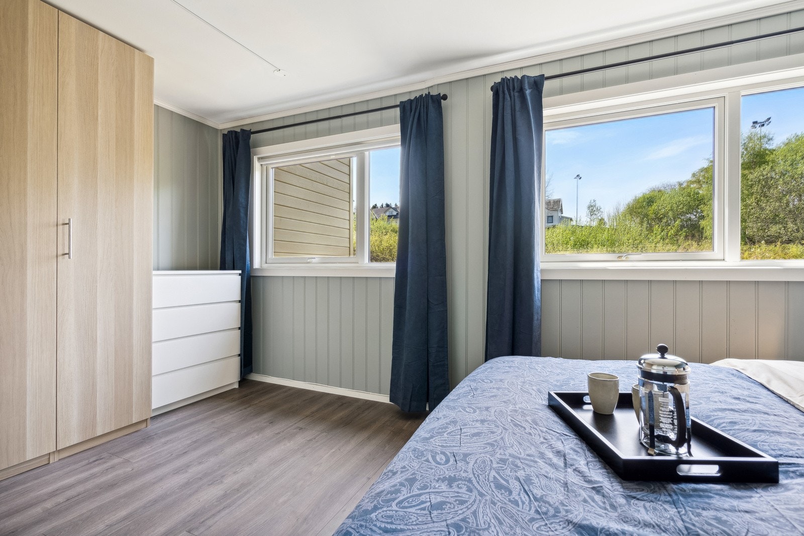 Hovedsoverommet er på 14,5 kvm og var tidligere to soverom. Her er det mulig å etablere det på nytt ved behov. Galleribilde