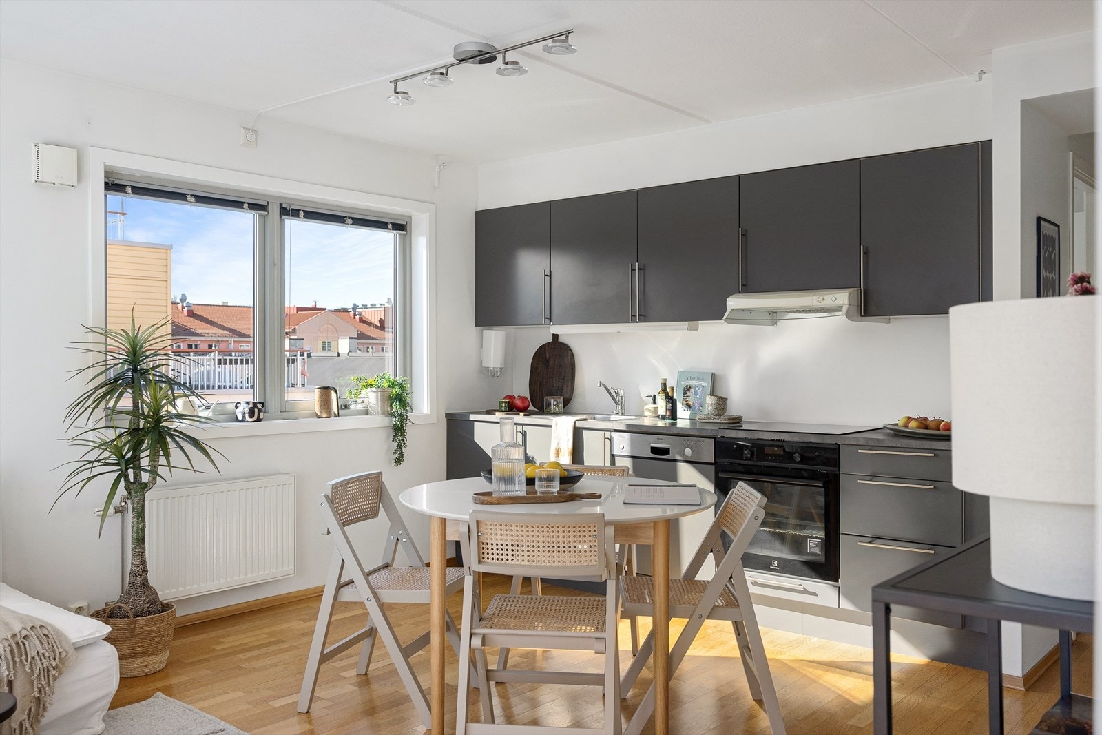 Det er også plass til en hyggelig sittegruppe. Galleribilde