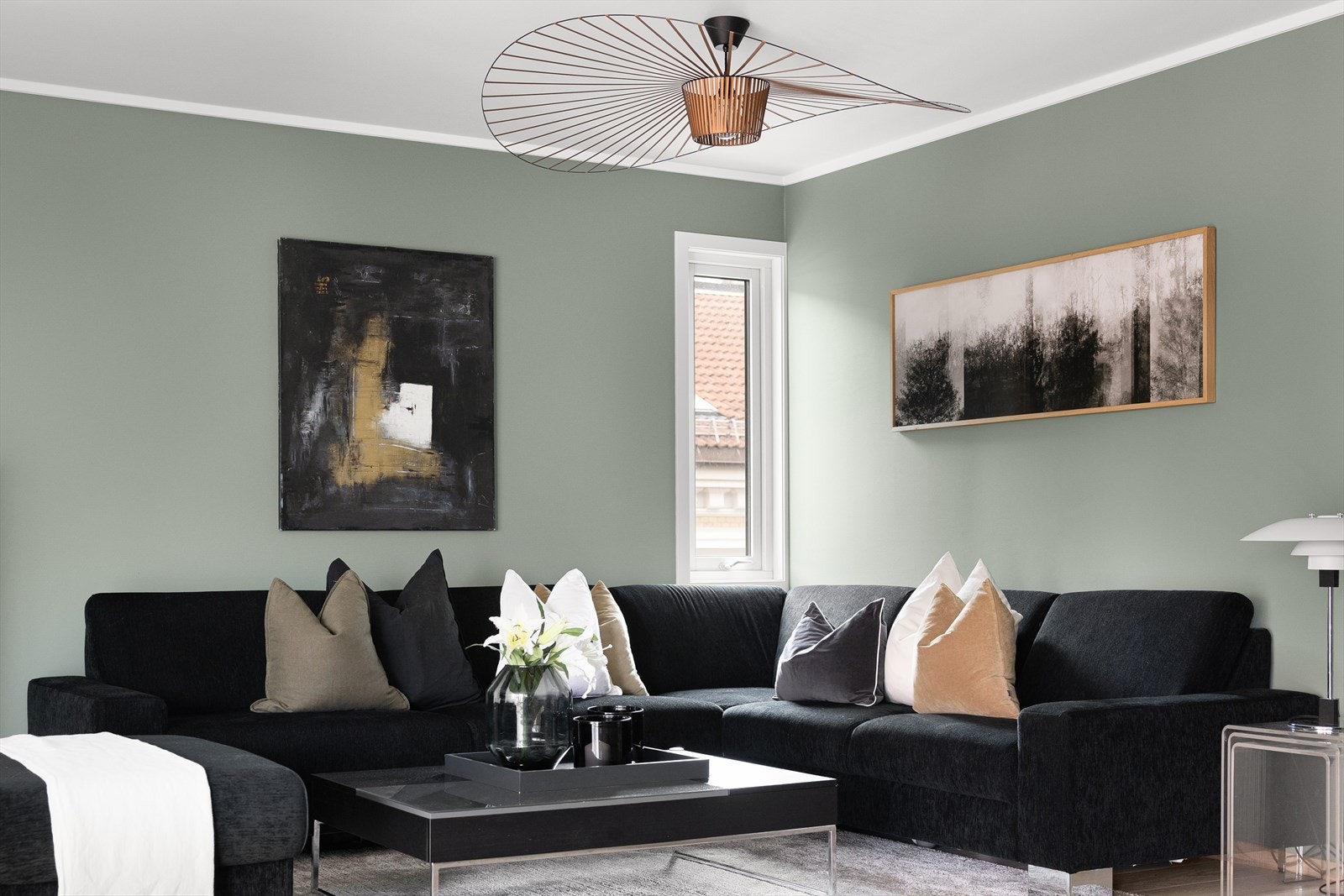 Stuen er malt i en behagelig farge - Antique Green fra Jotun. Galleribilde