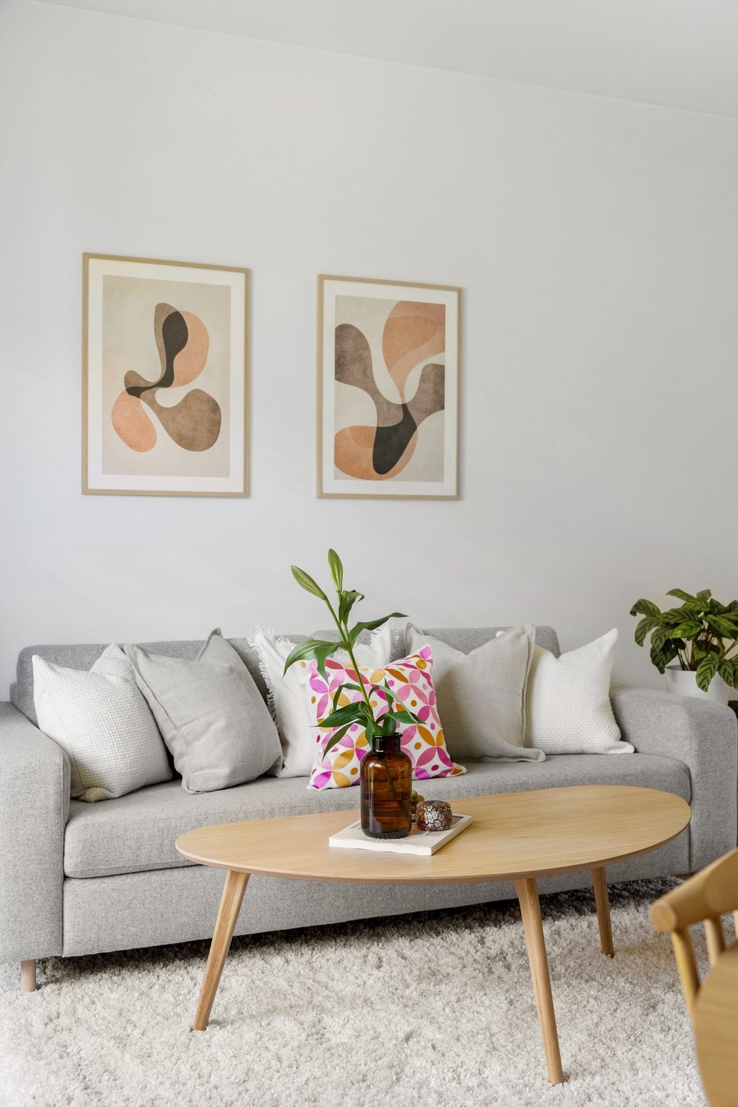 Fyring, varmtvann og TV/bredbånd er inkludert i felleskostnadene. Galleribilde