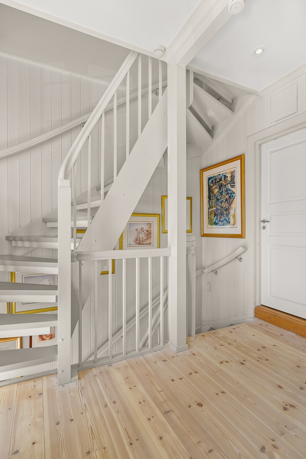 Trapp opp til loftsetasjen. Galleribilde