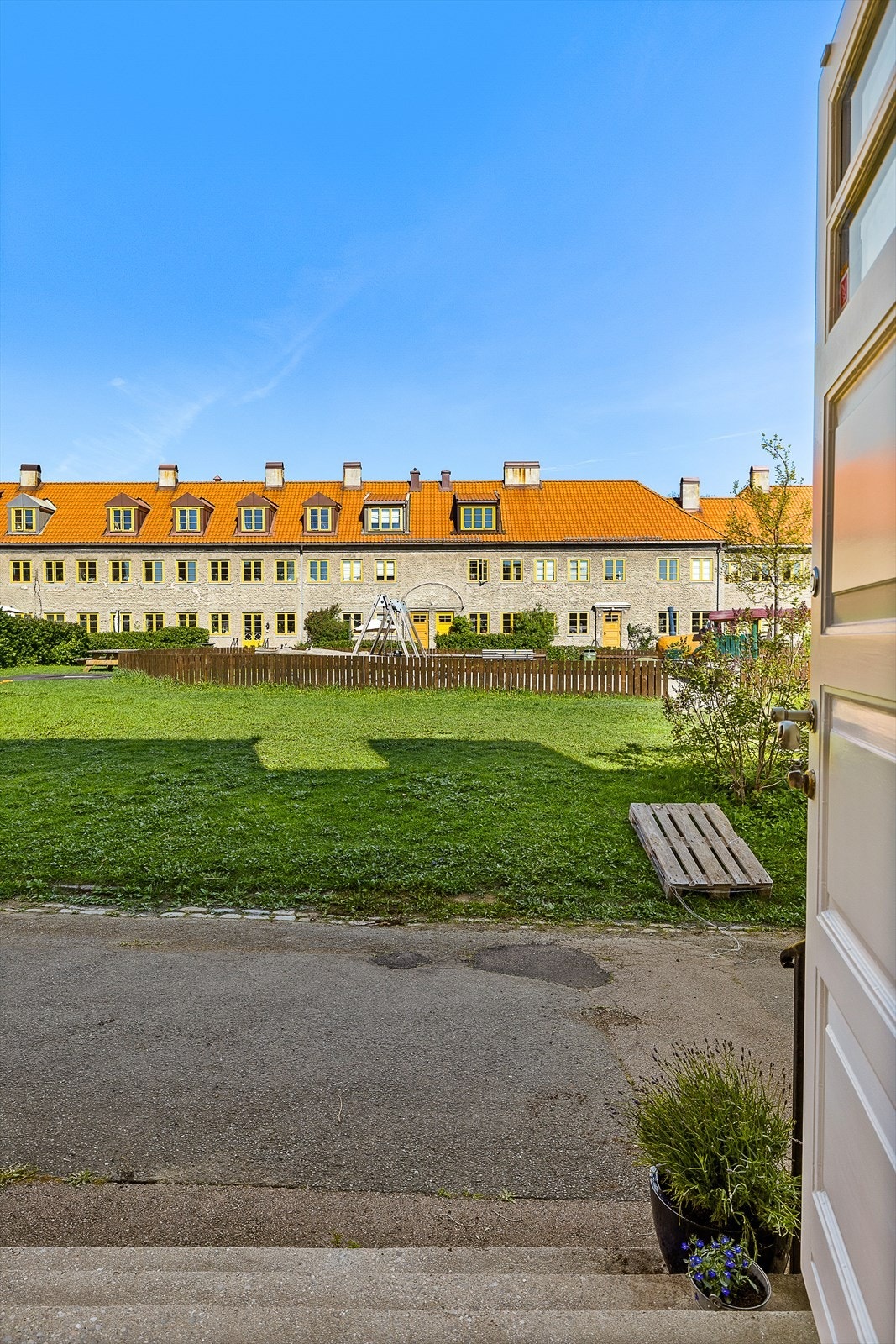 Adkomsten til fra indre gårsrom. Galleribilde
