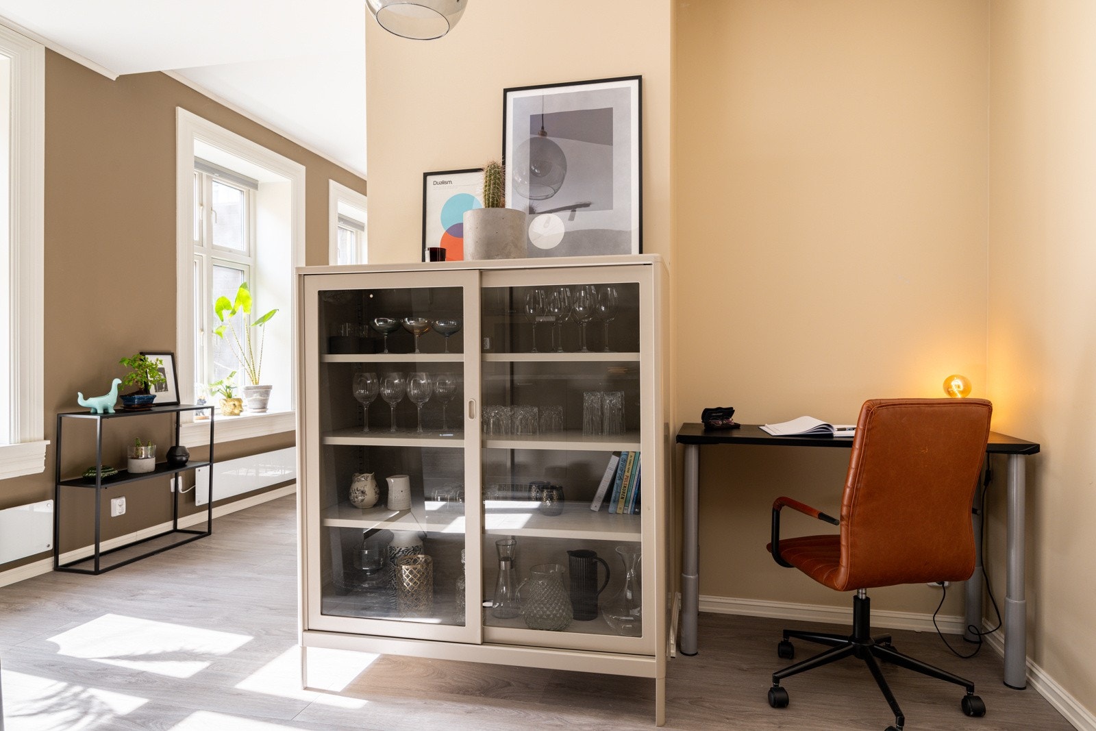 Plass til skrivepult eller ytterligere skapplass. Galleribilde