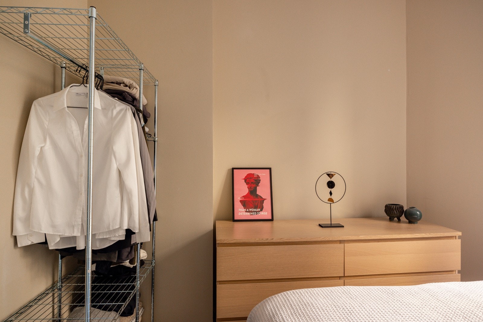 God plass til innsetting av garderobe. Galleribilde