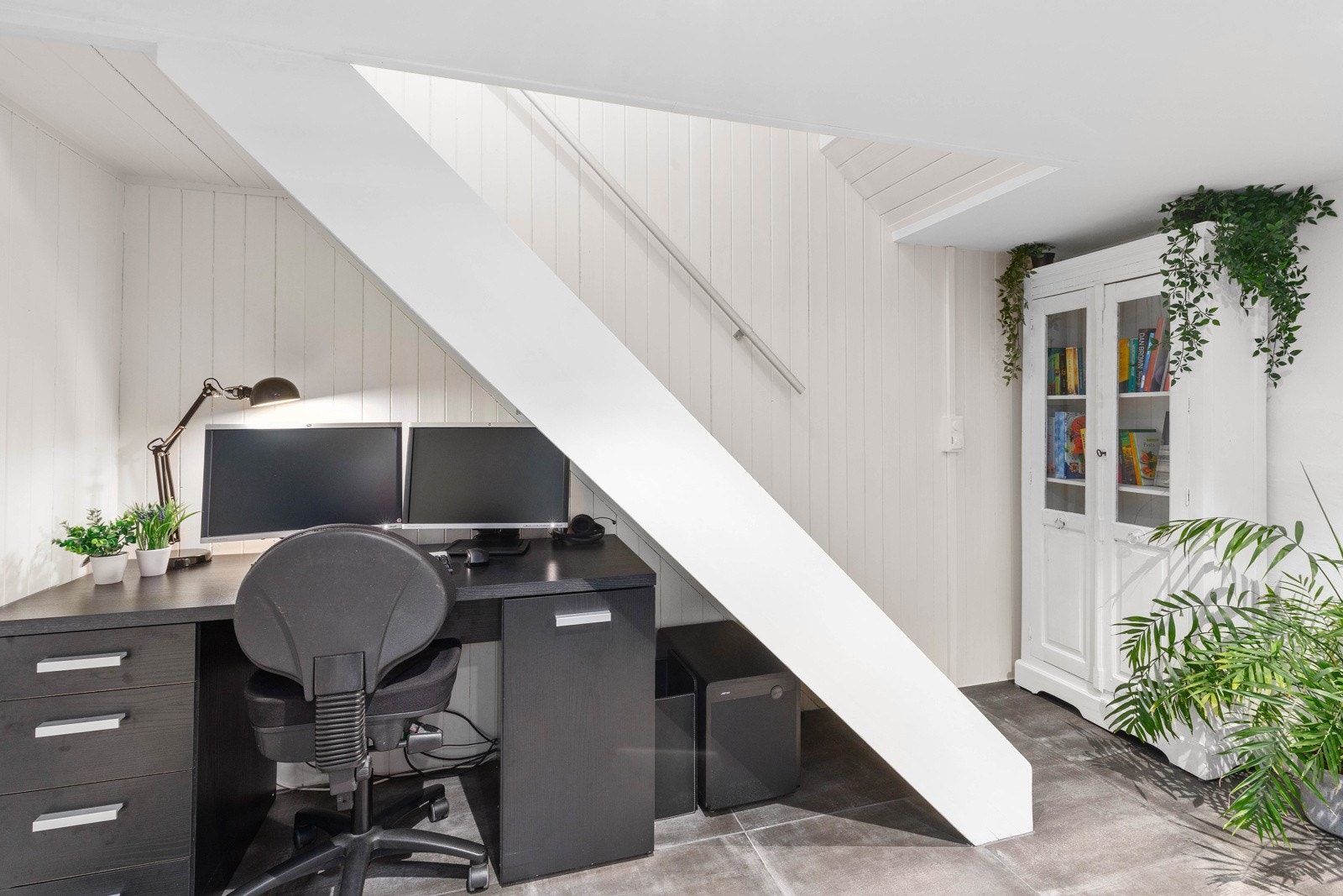 Innredet rom i u.etg benyttes som TV-stue. Galleribilde