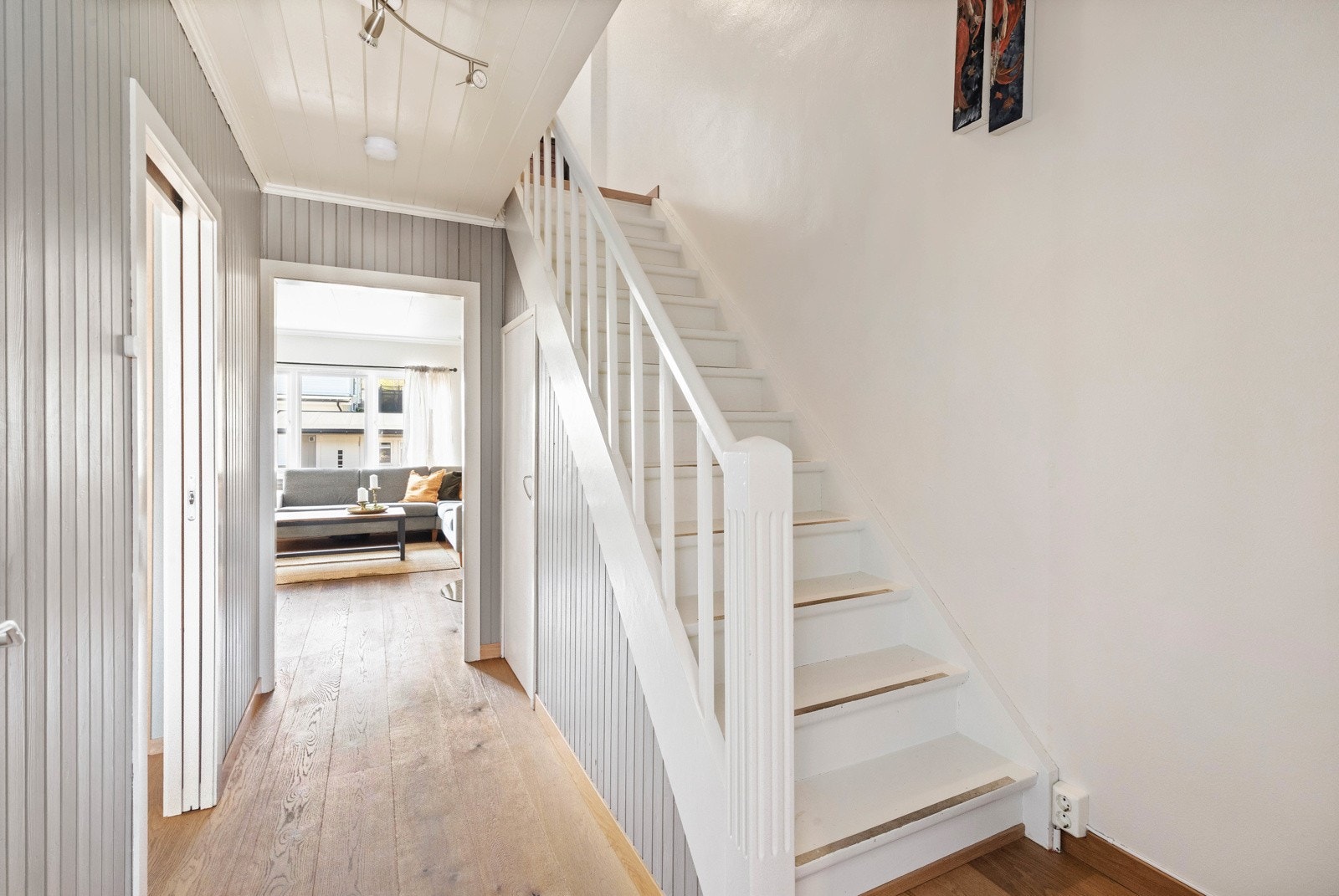 Trapp fra 1.etg til 2.etg. Galleribilde