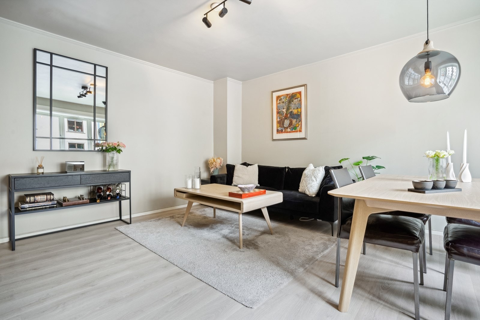 Koselig stueområde perfekt for avslapning og sosiale samlinger Galleribilde