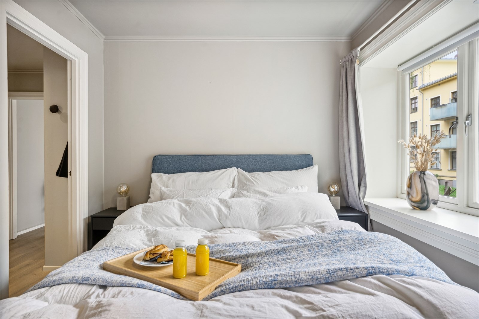 Her får man god plass til en stor seng. Galleribilde