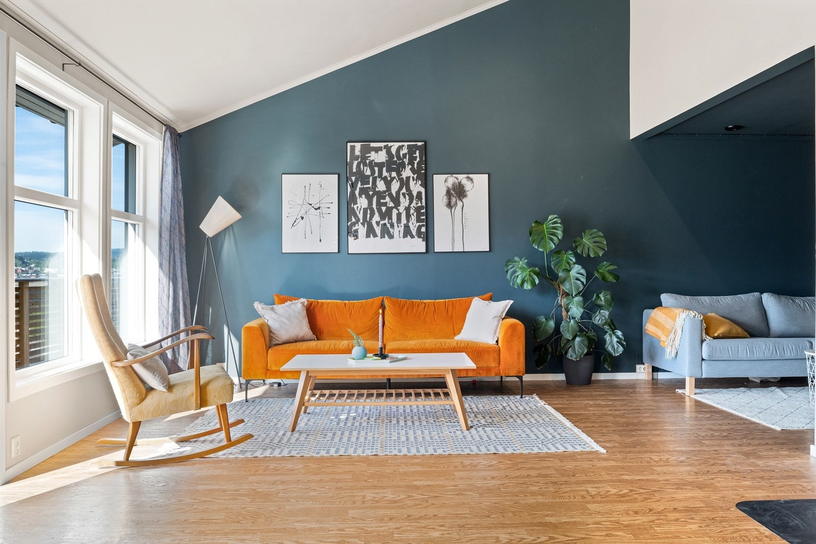 Romslig stue på 42,5 kvm Galleribilde