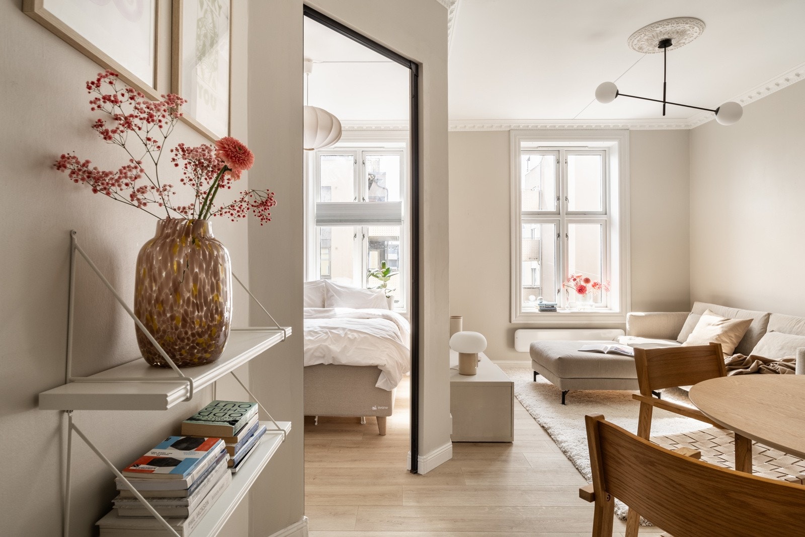 Gulvflatene er belaget med en-stavs laminatgulv. Galleribilde