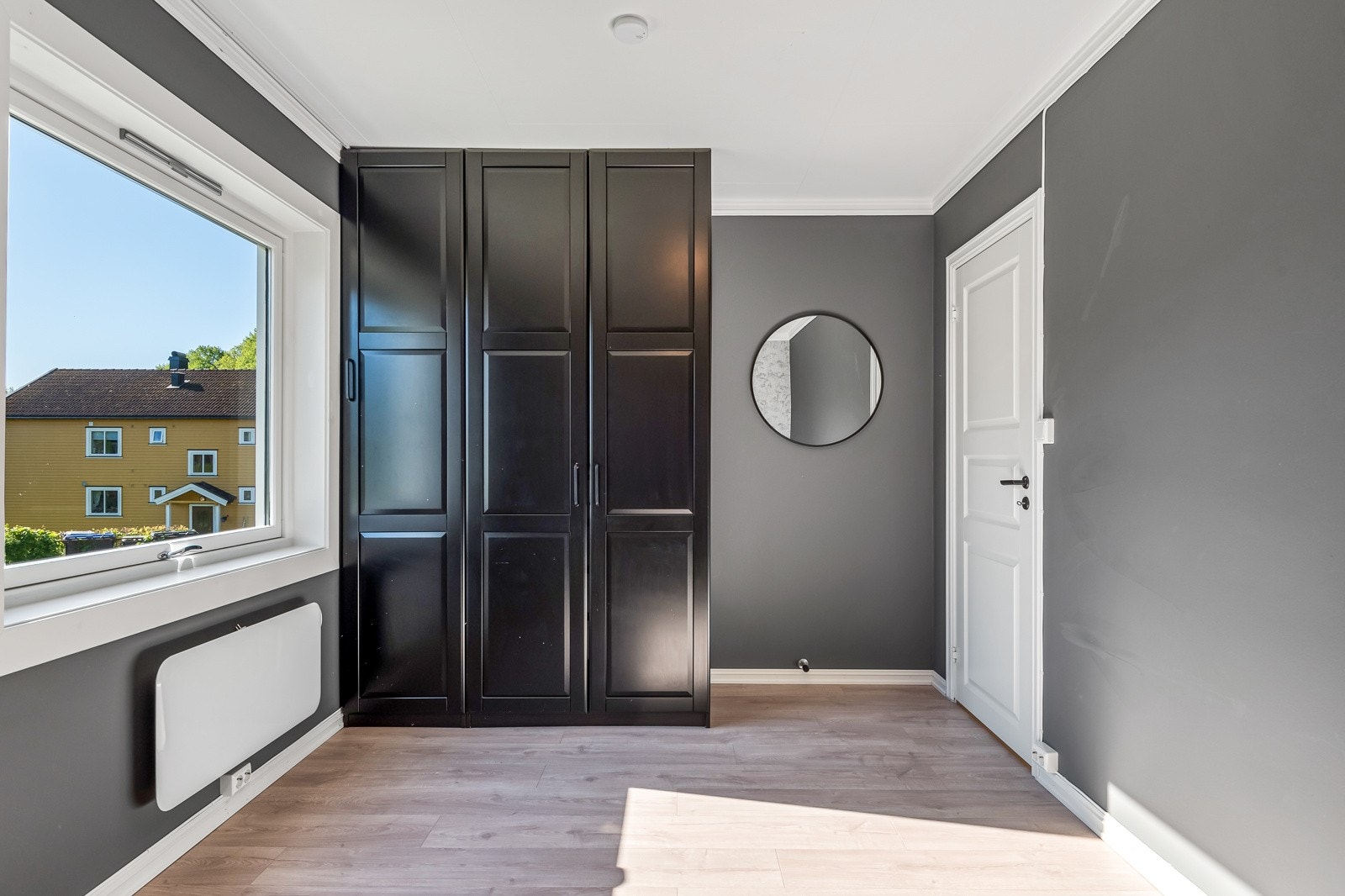 Medfølgende romslig garderobe. Galleribilde