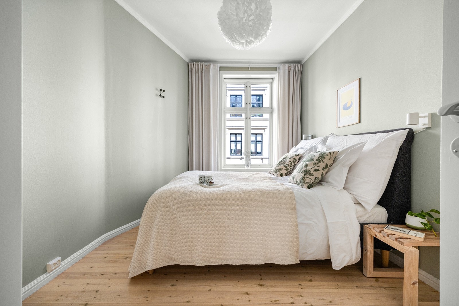 Leiligheten har to soverom med dagens løsning. Galleribilde