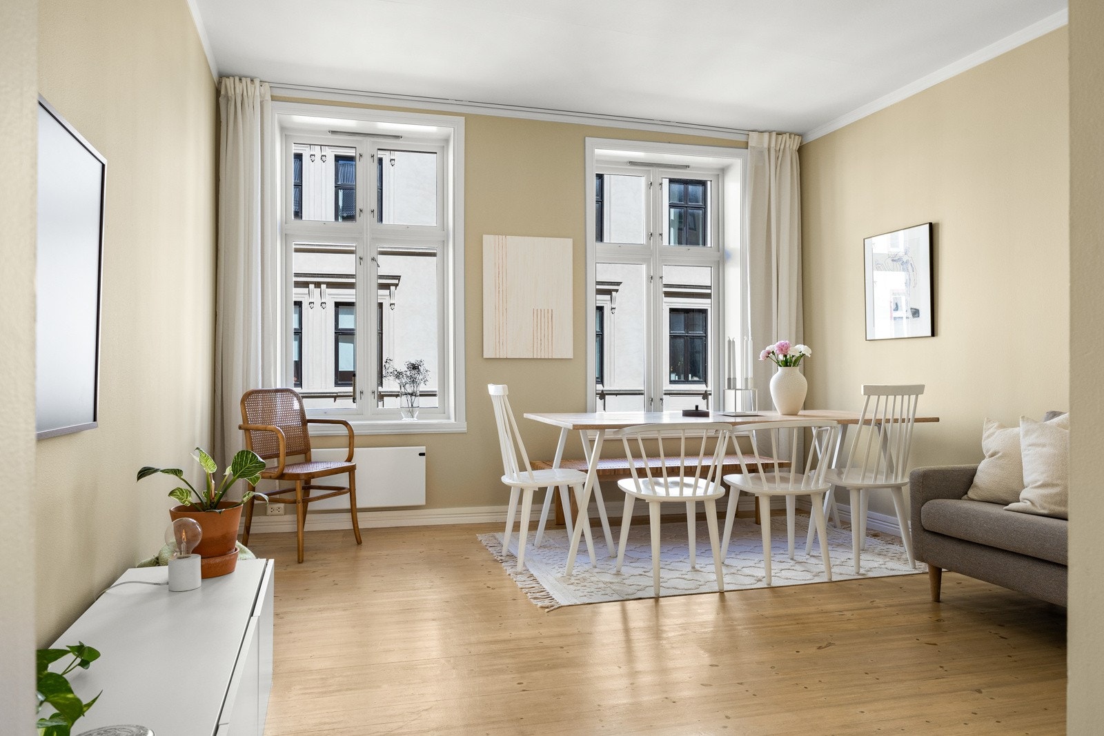 Leiligheten er lys, lekker og har en gjennomgående planløsning. Galleribilde