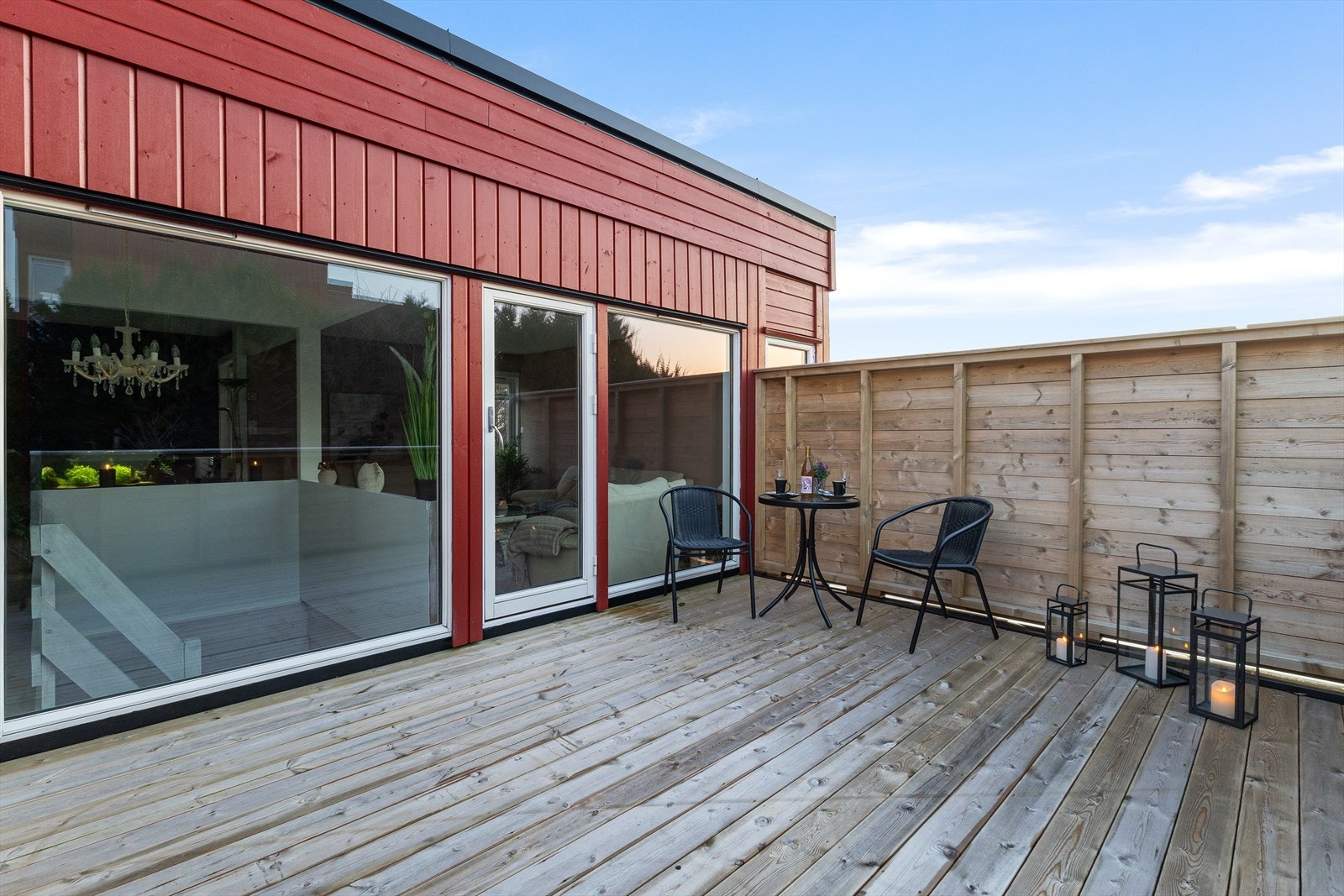 Fra stue er det tilkomst til en skjermet balkong på 15,5m². Galleribilde