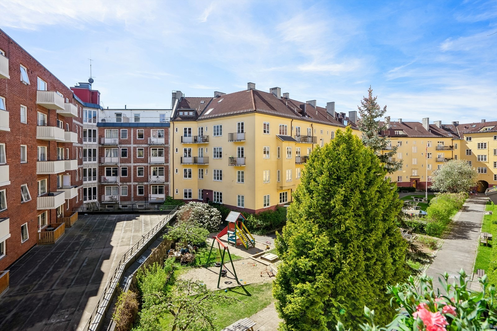 Utsikt fra balkong. Galleribilde
