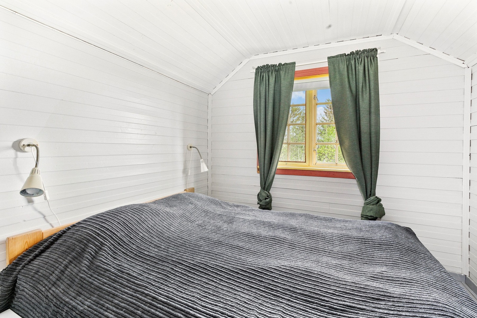 Hovedsoverom på 6 kvm med plass til dobbeltseng Galleribilde
