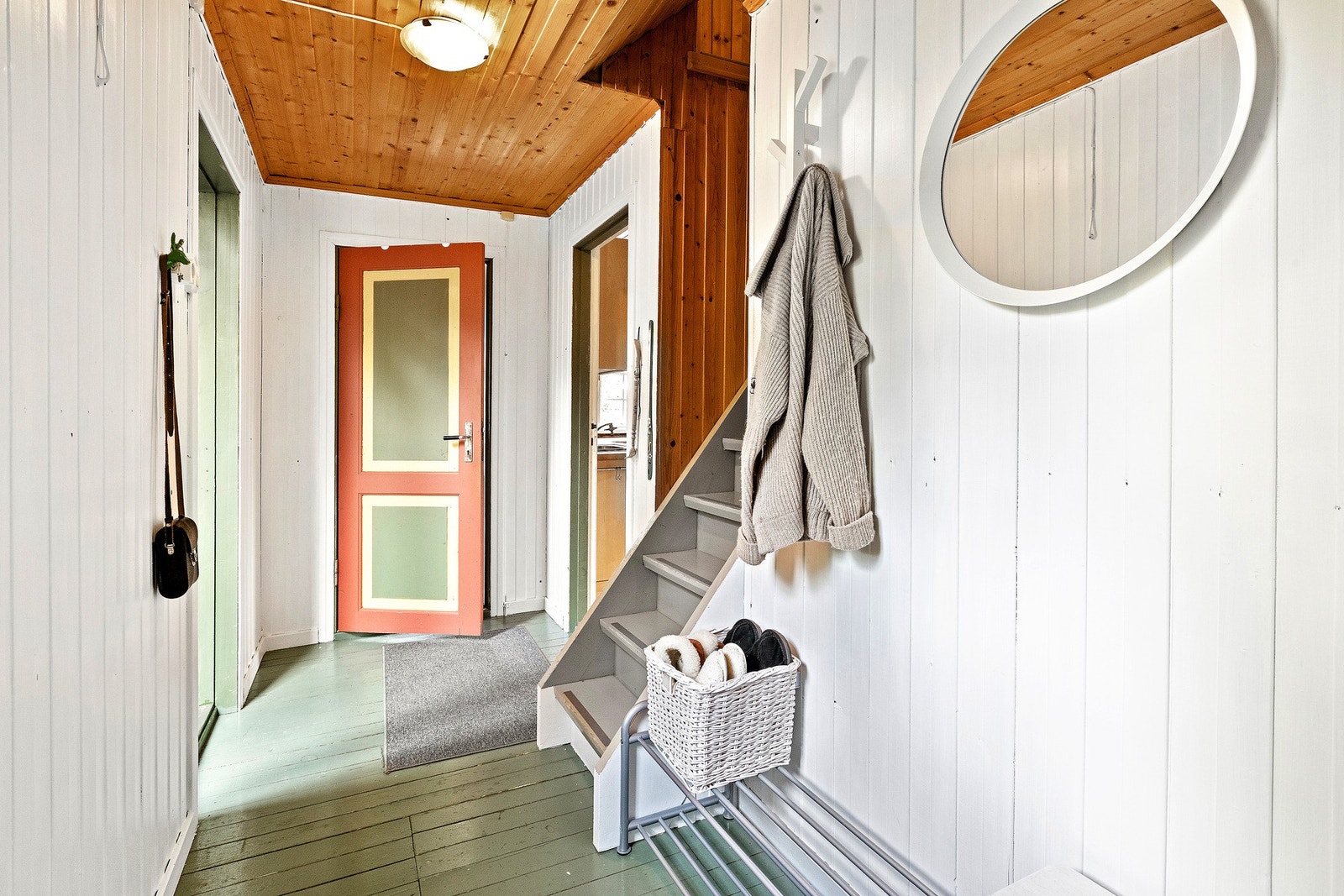 Opp trappen til loftet finner du 3 soverom Galleribilde