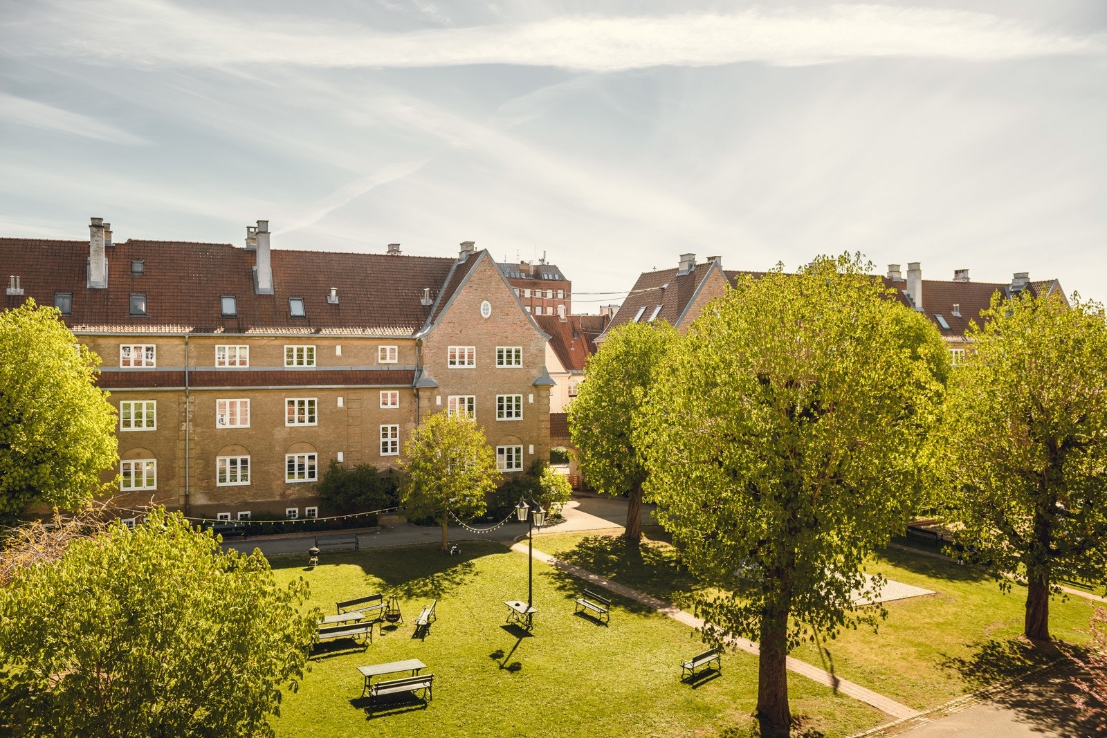 Selgers ord: "Lindern Hageby må være et av de koseligste nabolagene i byen! Det er så grønt og stille, men likevel så sentralt." Galleribilde