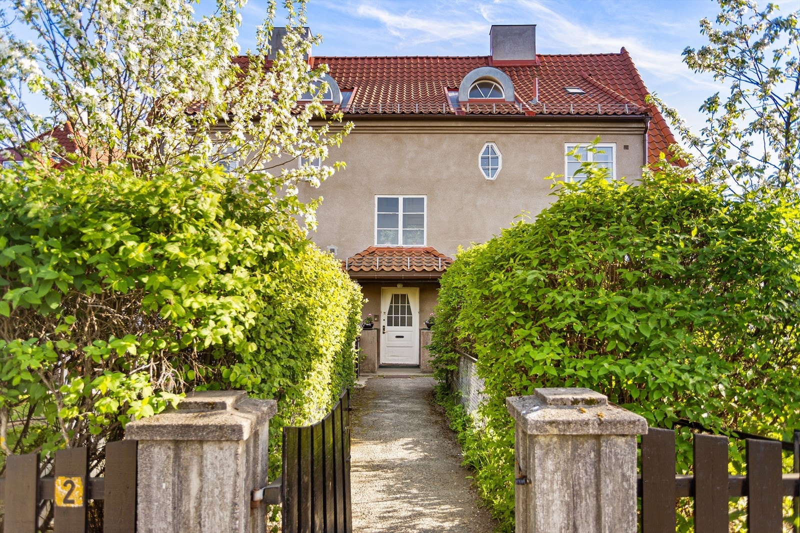 Pent opparbeidet og hyggelig inngangsparti. Velkommen inn! Galleribilde