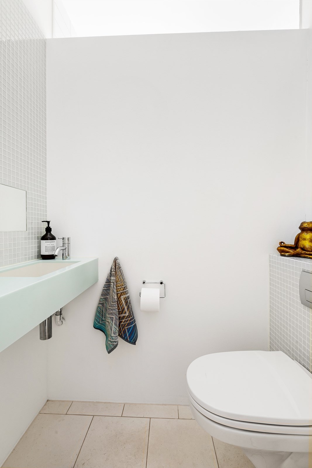 Separat toalettrom i 2. etasje. Galleribilde