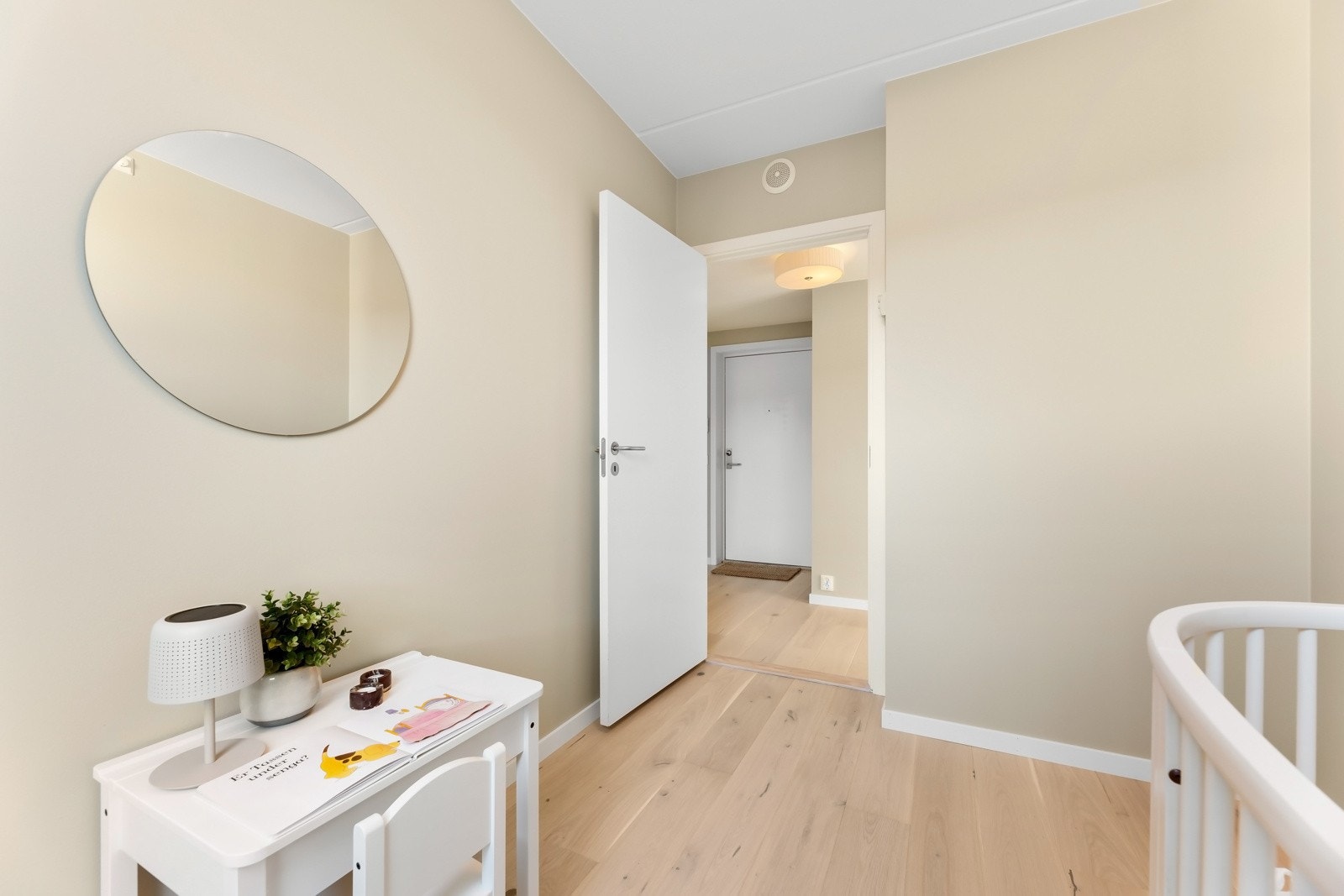 Soverom II har også god plass til ulik møblement og har flere innredningsmuligheter. Galleribilde