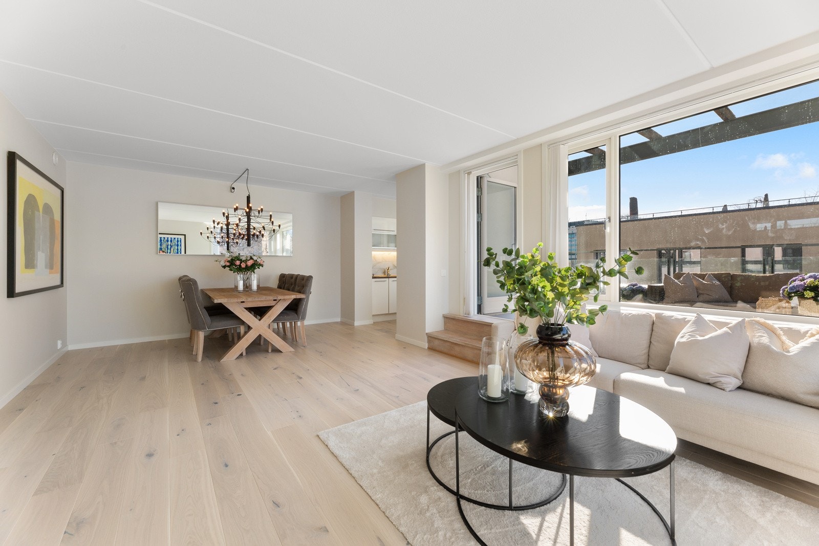 Mange muligheter hva gjelder innredning med en stue på rundt 28 kvm. Galleribilde