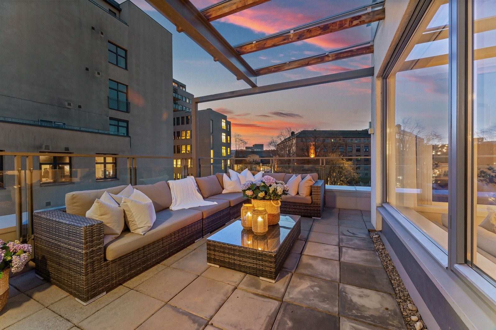 Luftig beliggende med hyggelig utsyn over nærområdet. Galleribilde