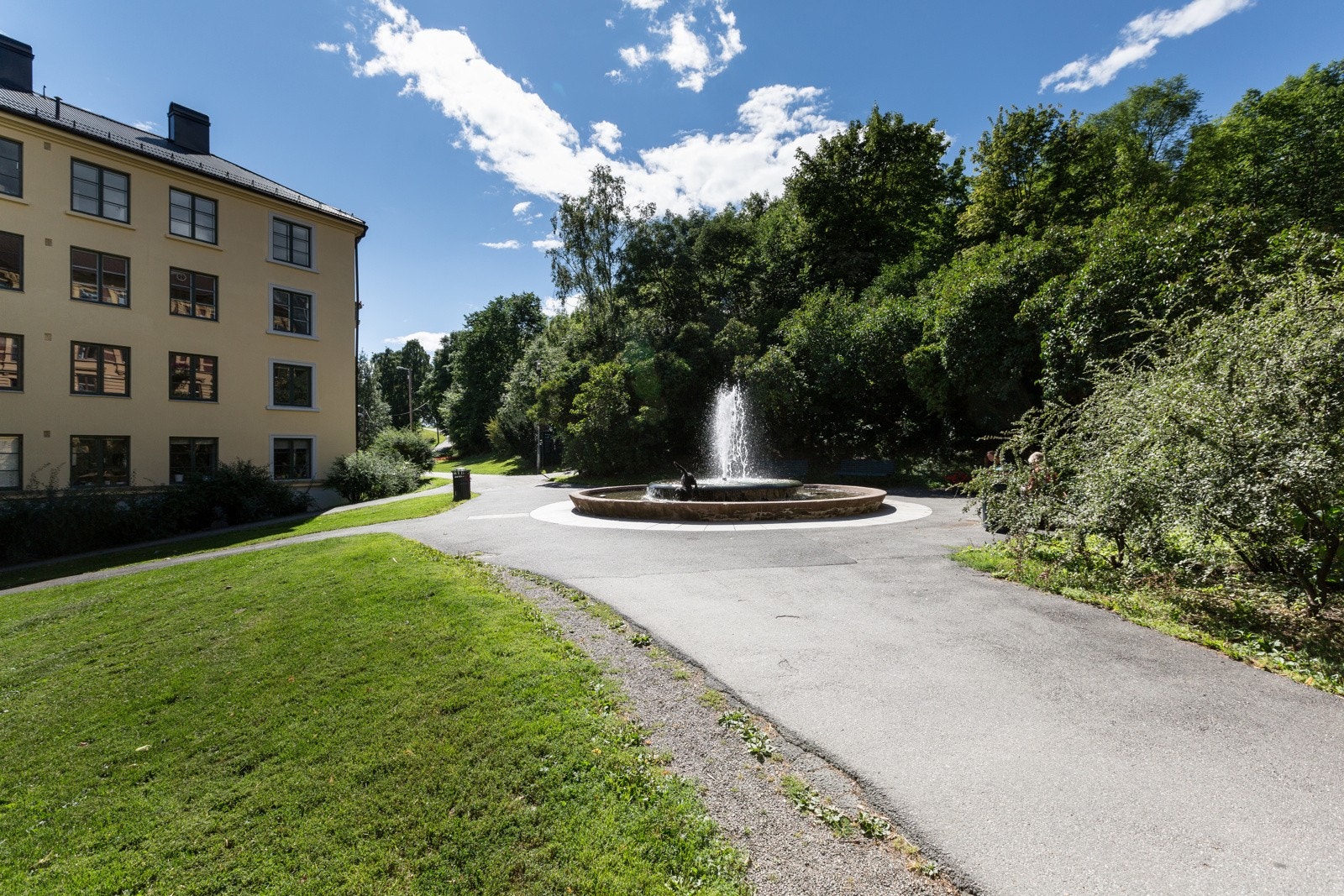 Rekreasjonsområder som Stensparken er en kort spasertur unna boligen. Galleribilde