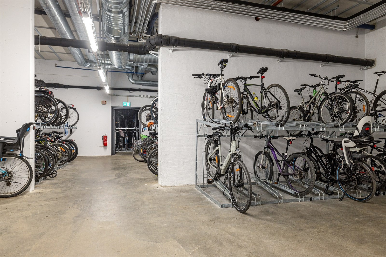 - Det er felles sykkelparkering i sameiet - Galleribilde