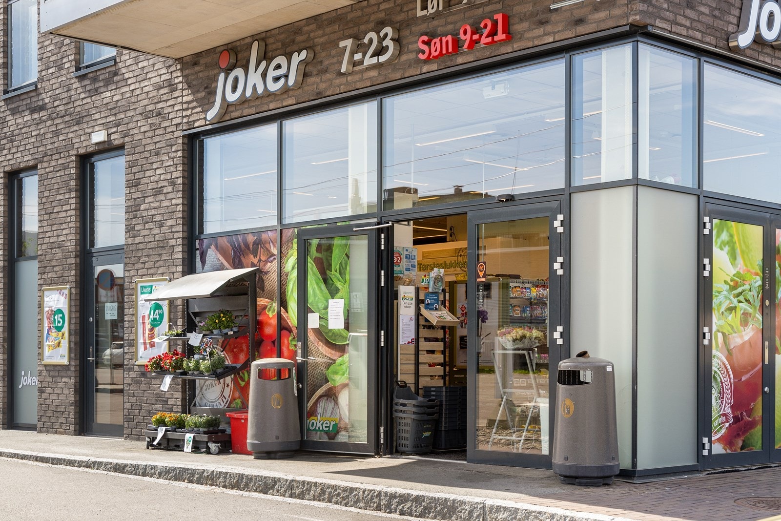 - Den raske søndagshandelen kan du gjøre på Joker Frysja rett utenfor døren - Galleribilde