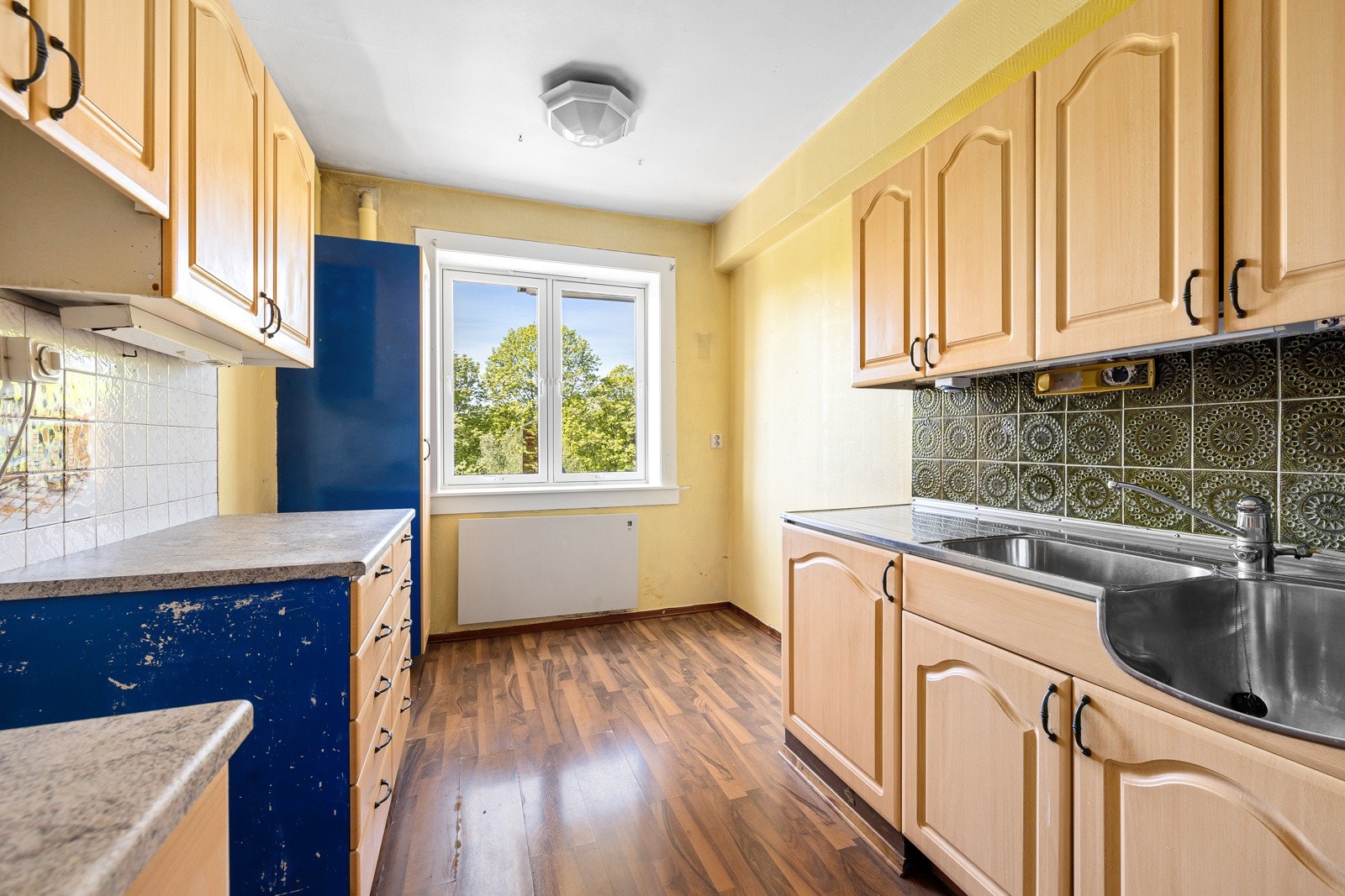 Kjøkken med enkel standard - Se alternativ plantegning for mulig kjøkkenløsning Galleribilde